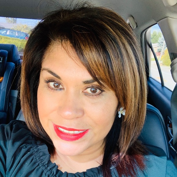 Meet your Posher, Lorena - Picture 2 of 2